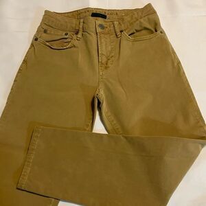 American Eagle size 26 x 28 straight leg kahki pants like new